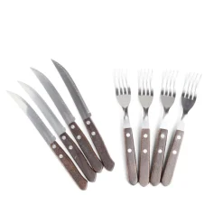 Ensemble 8 couverts fourchettes et couteaux*Gifi New