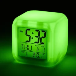 Réveil cube LED multicolore à piles 7,8x7,8x7,8cm*Gifi Sale